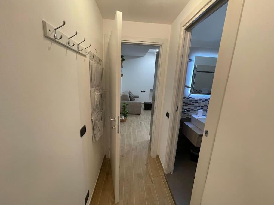 Appartement Nel Quartiere Bayres Completamente Rinnovata Milaan